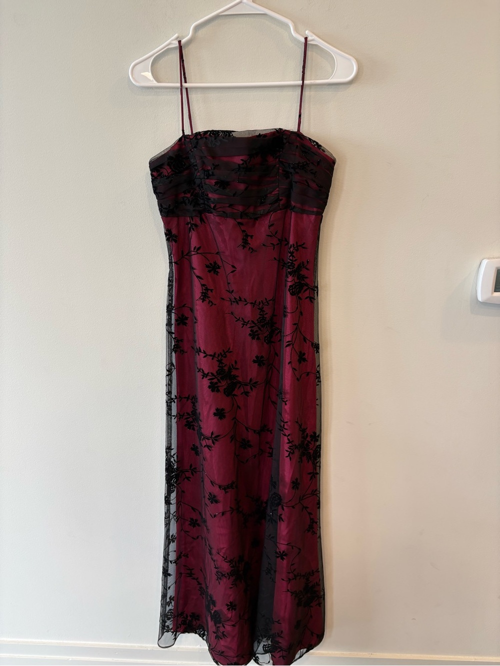 NIGHTWAY vintage Burgundy Spaghetti-Strap Lace Overlay Dress 6